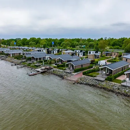 Chalet Modern On The Water Of The Markermeer *