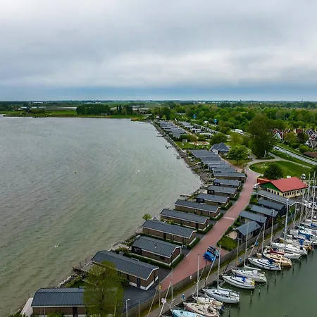 Chalet Modern On The Water Of The Markermeer Bovenkarspel