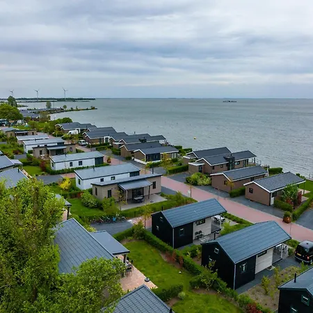 Chalet Modern On The Water Of The Markermeer