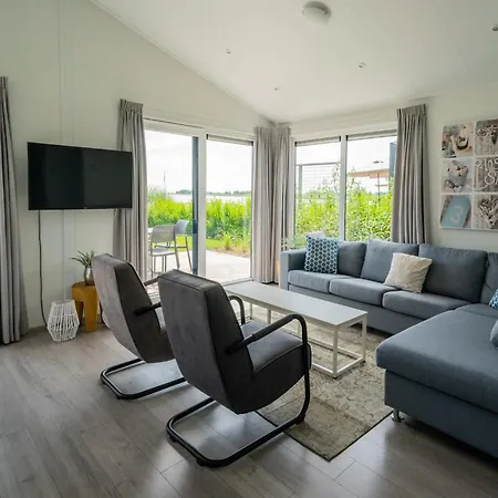 Chalet Modern On The Water Of The Markermeer Bovenkarspel